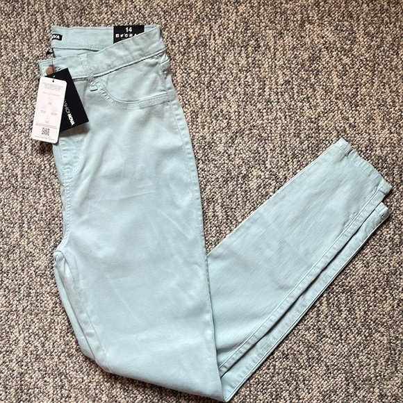 Brand new Women’s Fashion Nova skinny Jeans-Size 14 - Picture 5 of 5